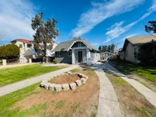 392 N Ferger Ave, Fresno, CA 93701