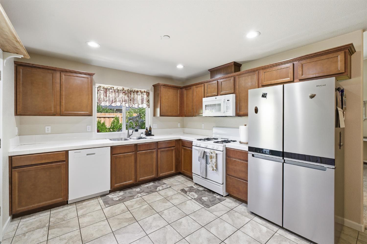 5559 E Truman Ave, Fresno, CA 93727