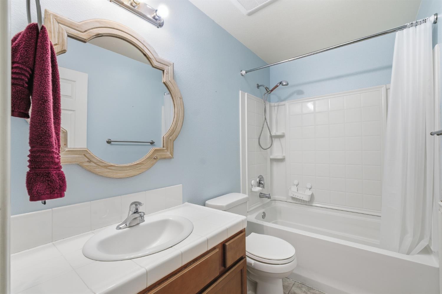 5559 E Truman Ave, Fresno, CA 93727