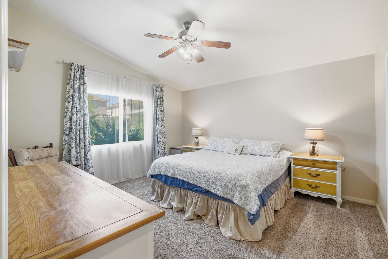 5559 E Truman Ave, Fresno, CA 93727
