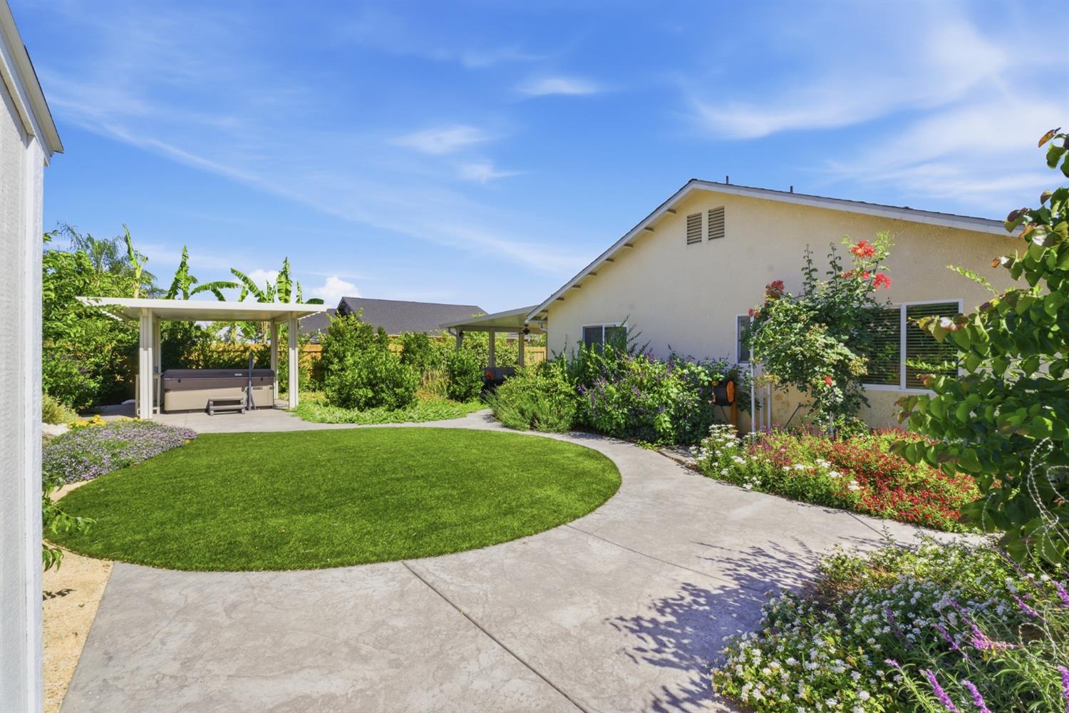 5559 E Truman Ave, Fresno, CA 93727