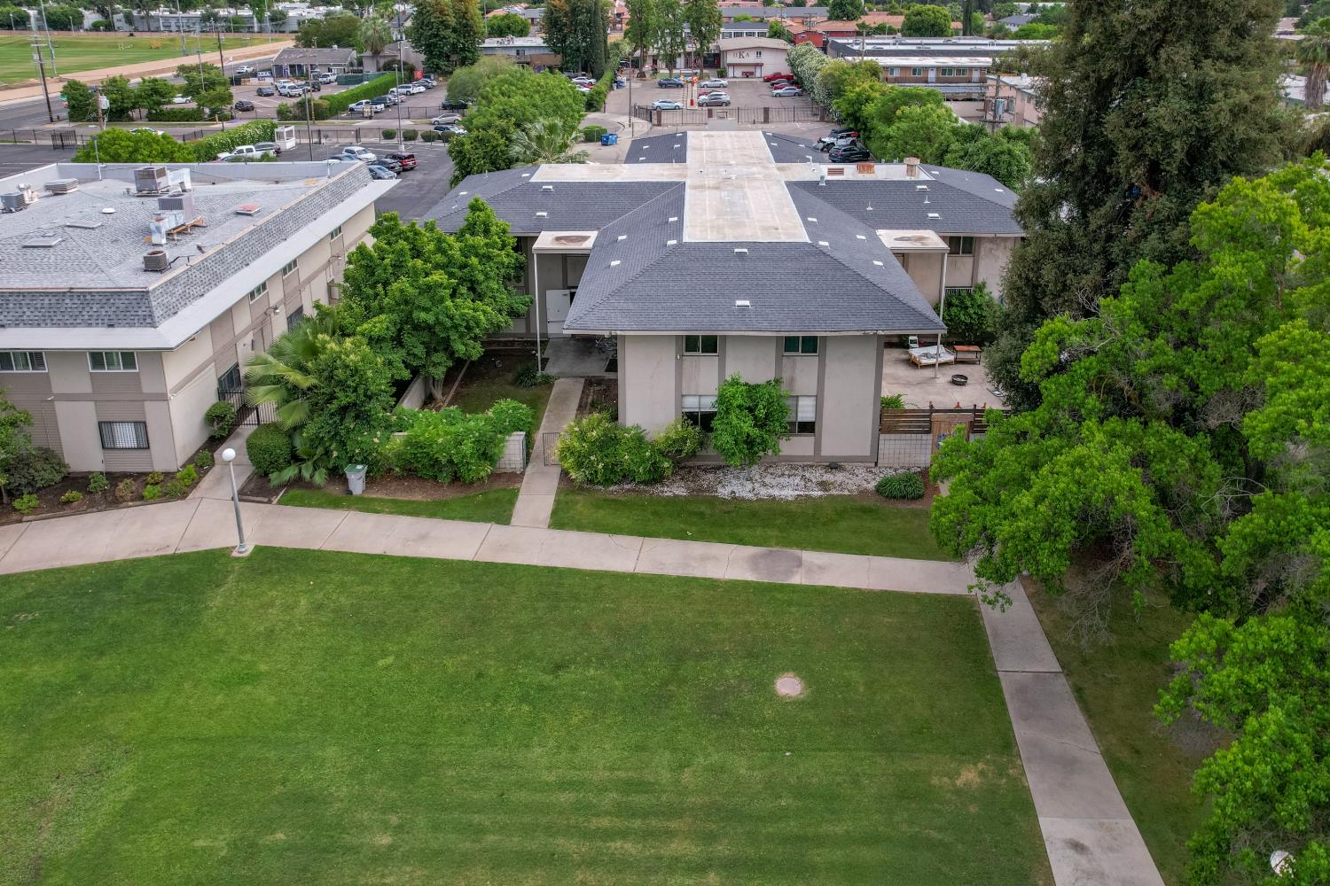5327 N Millbrook Ave, Fresno, CA 93710