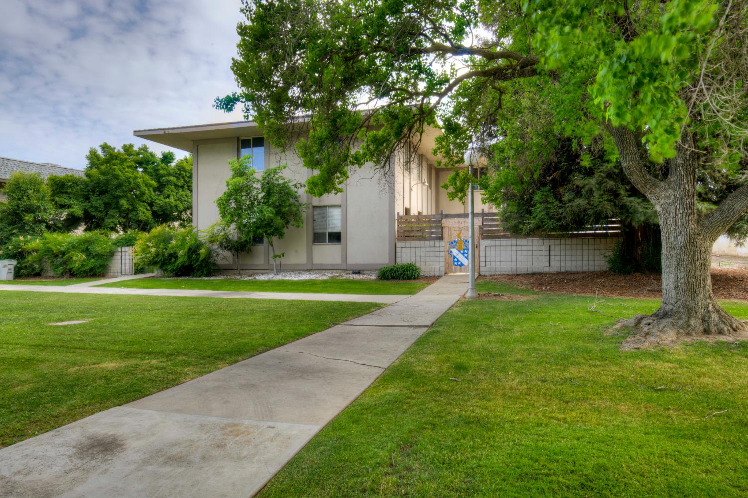 5327 N Millbrook Ave, Fresno, CA 93710