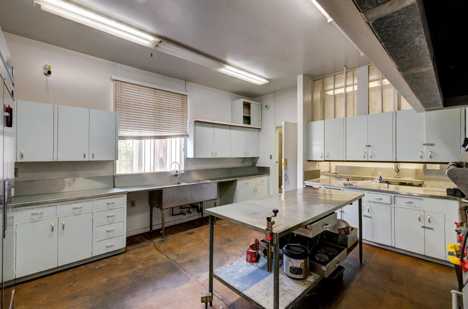 5327 N Millbrook Ave, Fresno, CA 93710