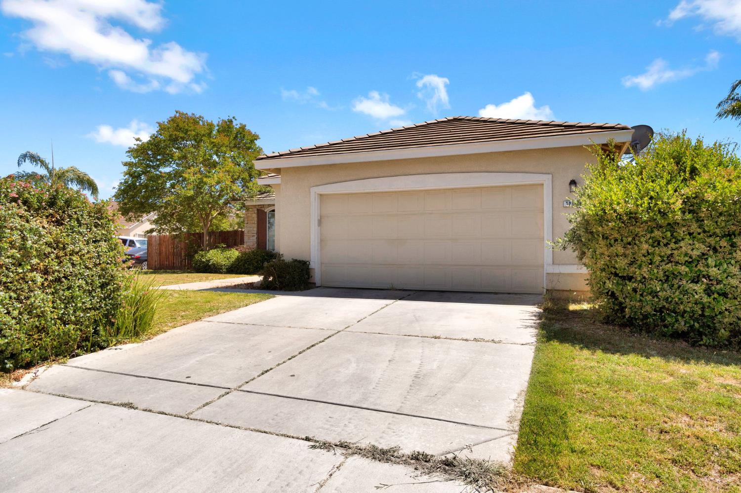1060 San Jose Ave, Madera, CA 93637