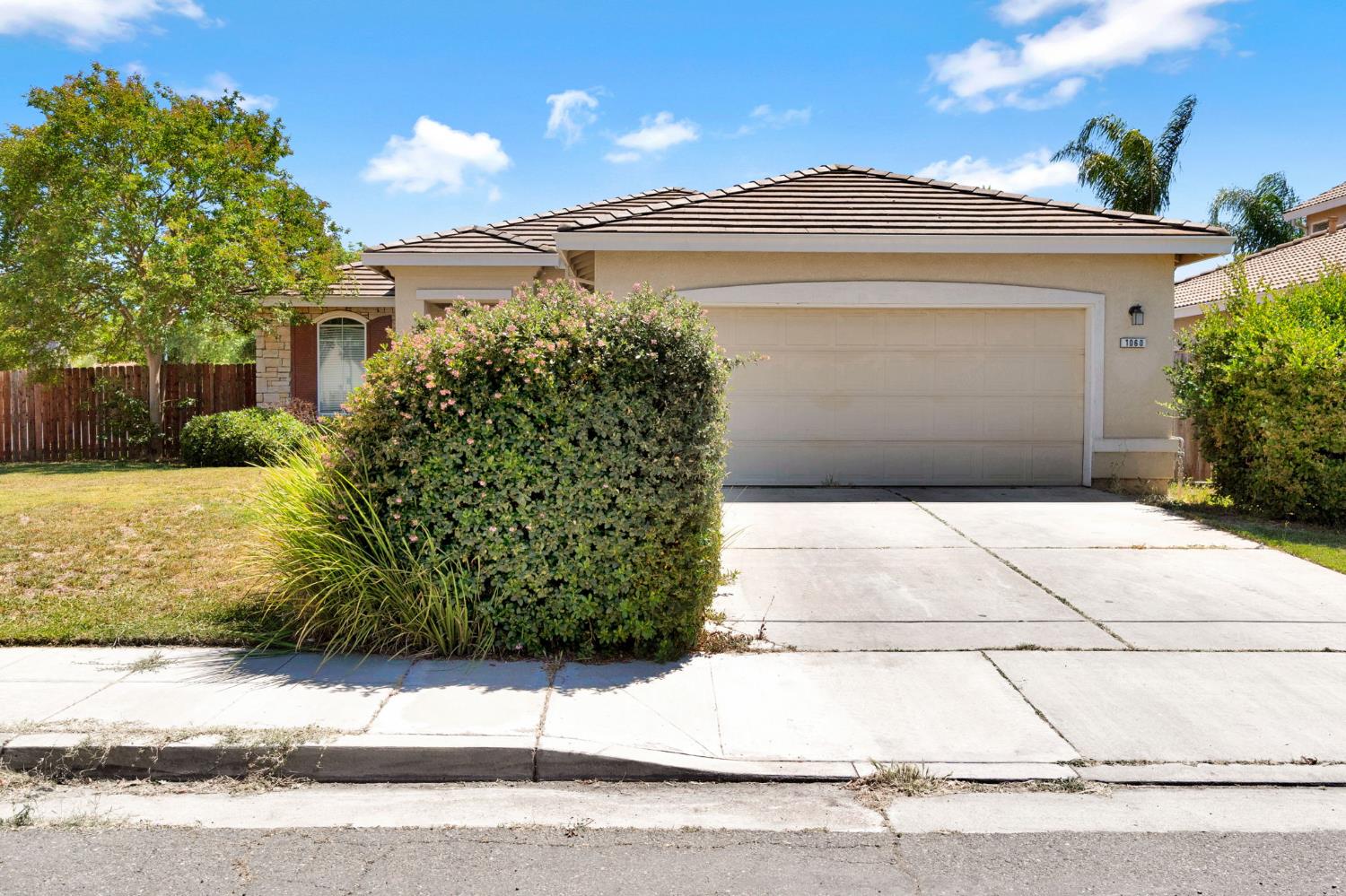 1060 San Jose Ave, Madera, CA 93637
