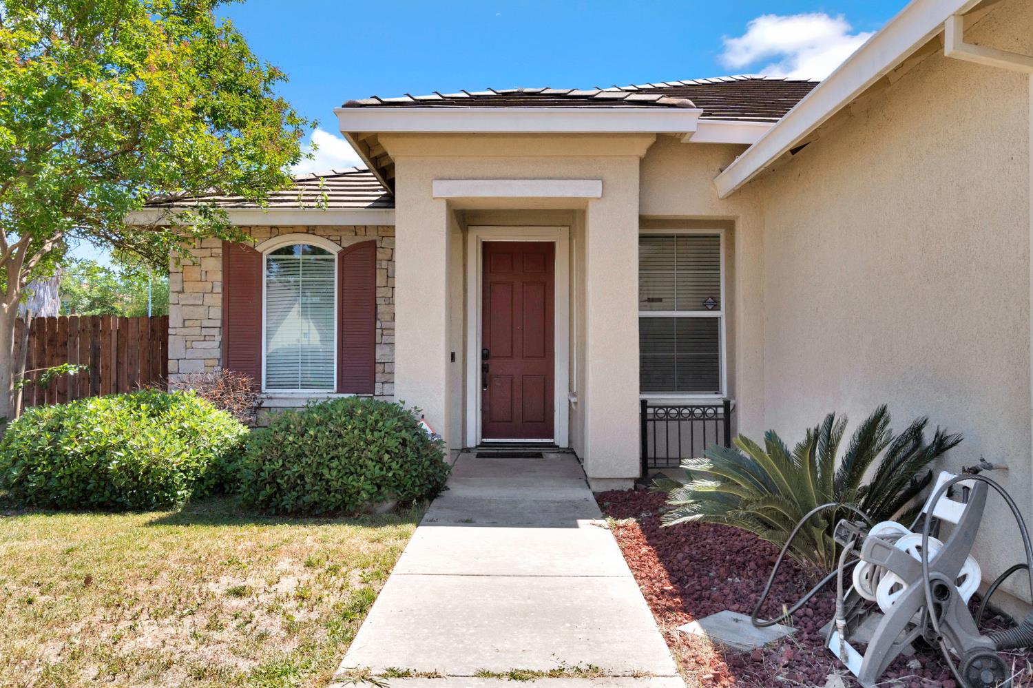 1060 San Jose Ave, Madera, CA 93637
