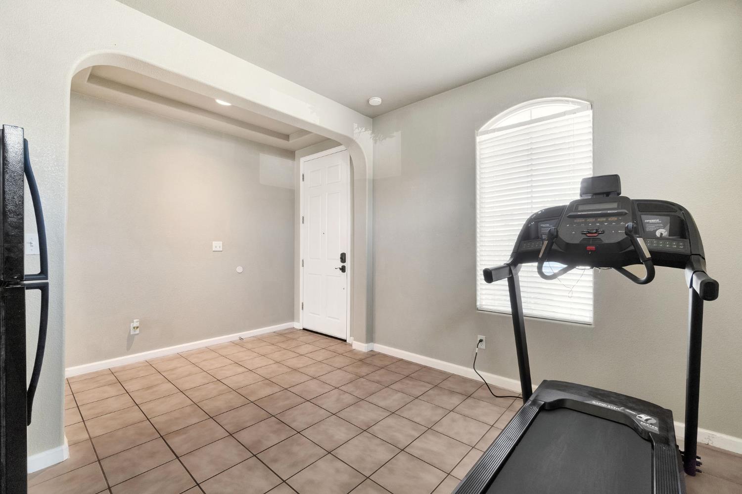 1060 San Jose Ave, Madera, CA 93637