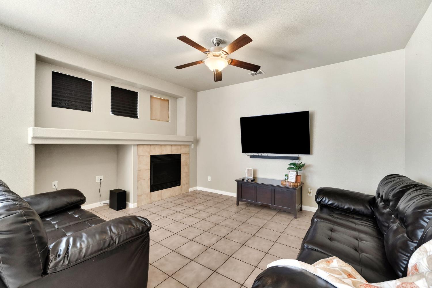1060 San Jose Ave, Madera, CA 93637