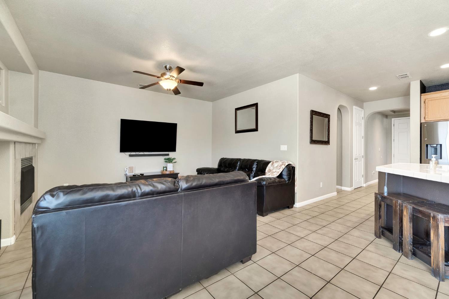 1060 San Jose Ave, Madera, CA 93637