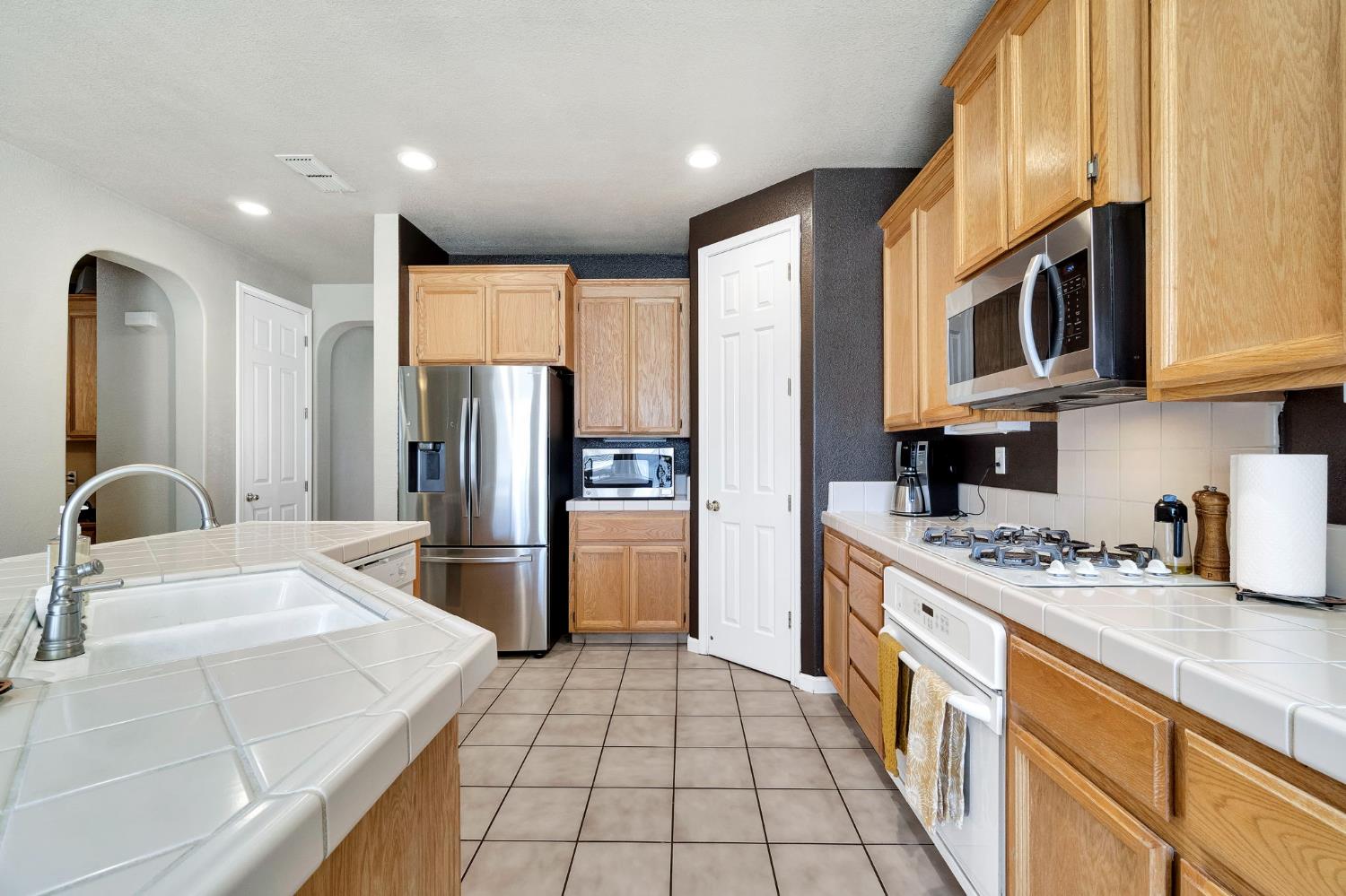 1060 San Jose Ave, Madera, CA 93637