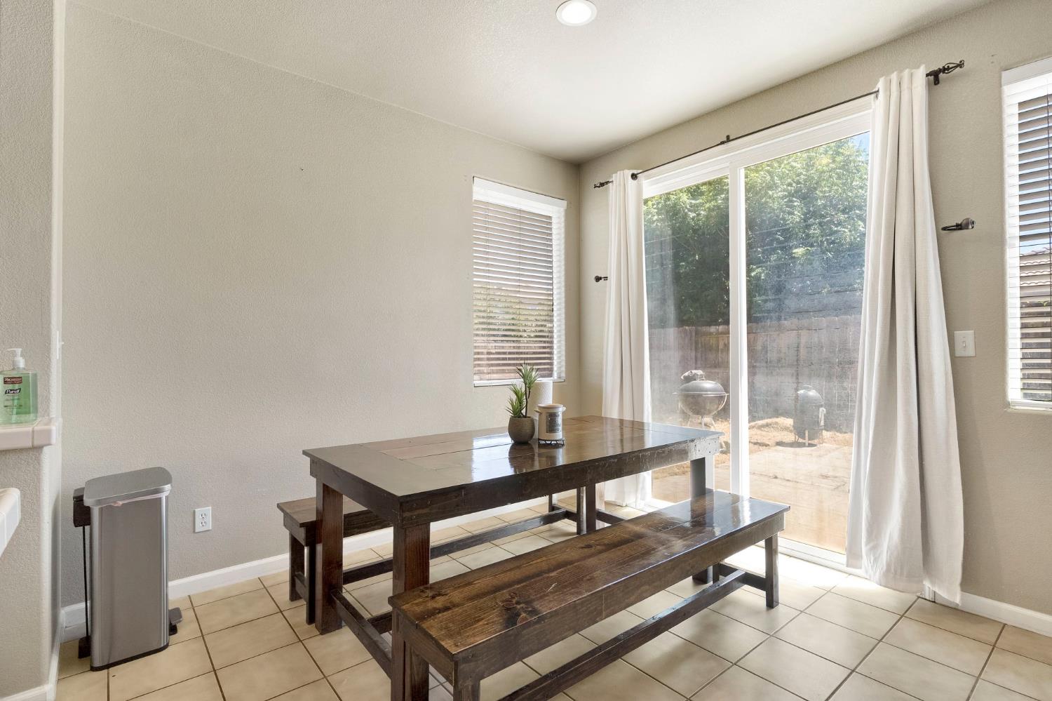 1060 San Jose Ave, Madera, CA 93637