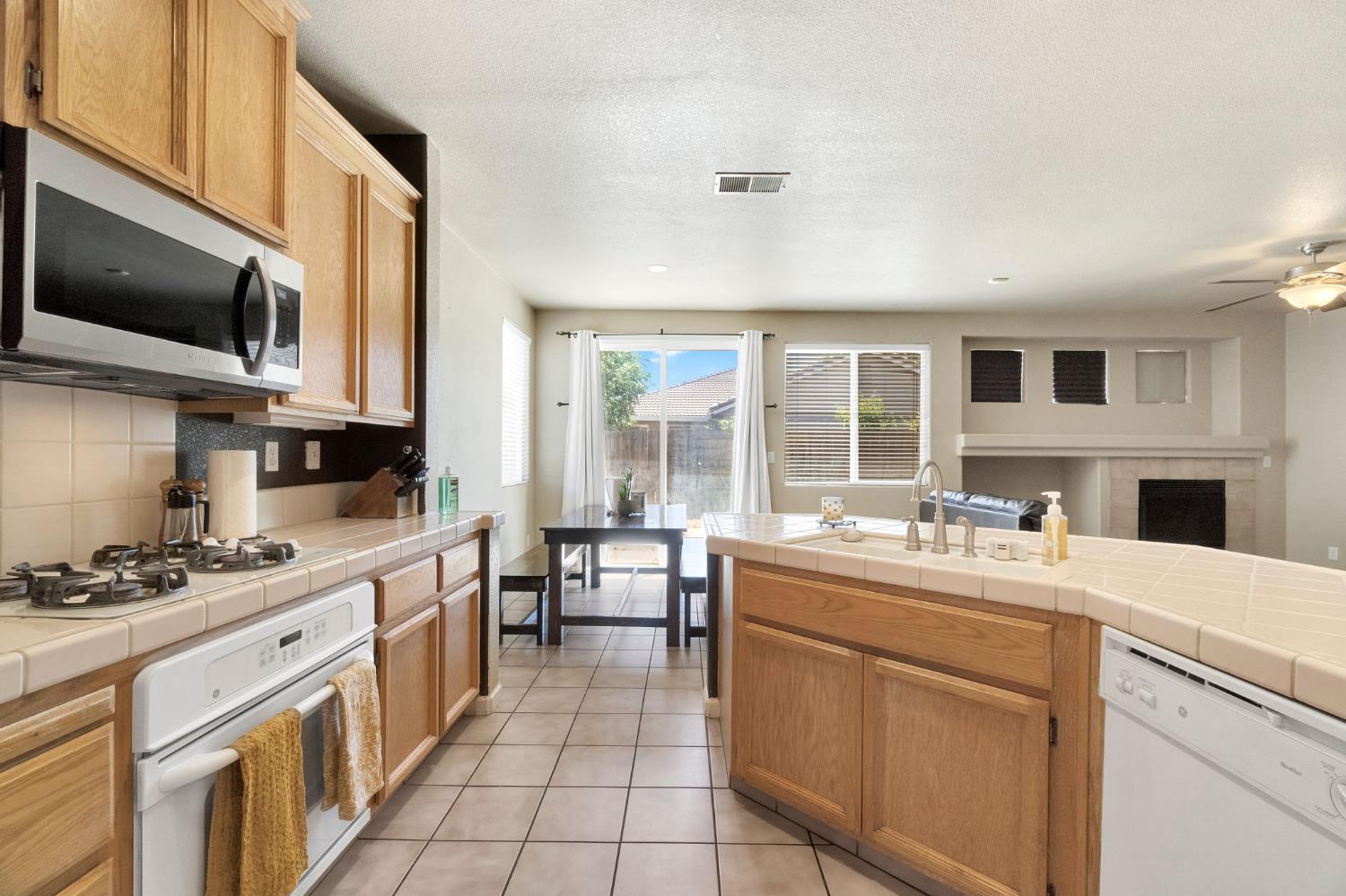 1060 San Jose Ave, Madera, CA 93637