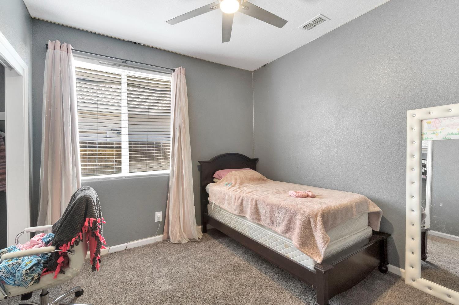 1060 San Jose Ave, Madera, CA 93637