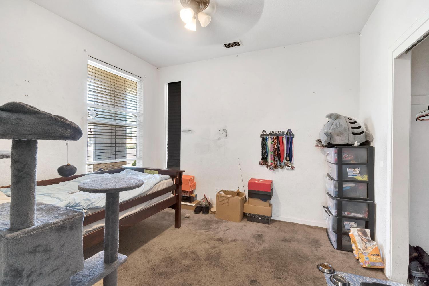 1060 San Jose Ave, Madera, CA 93637