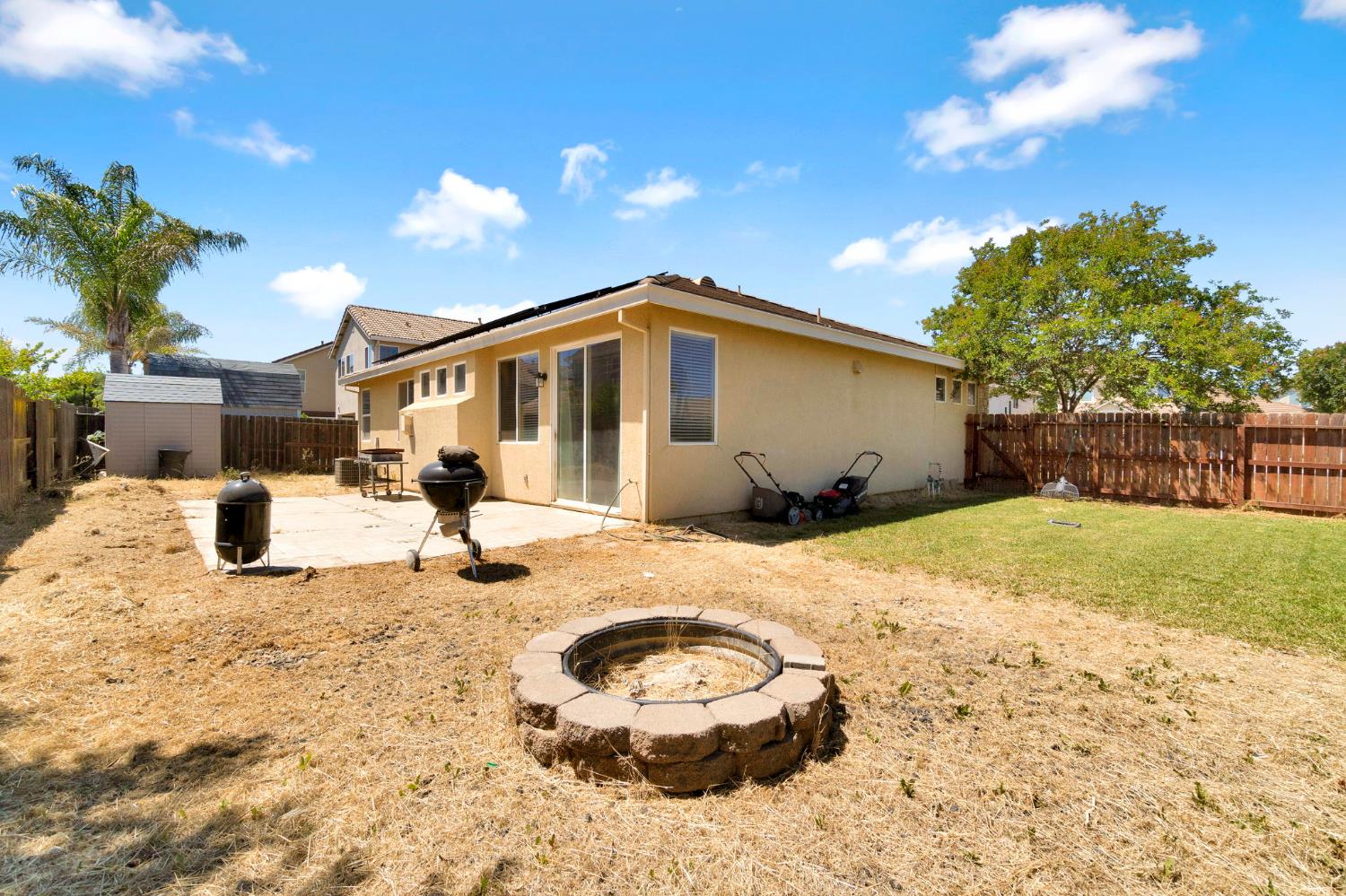1060 San Jose Ave, Madera, CA 93637