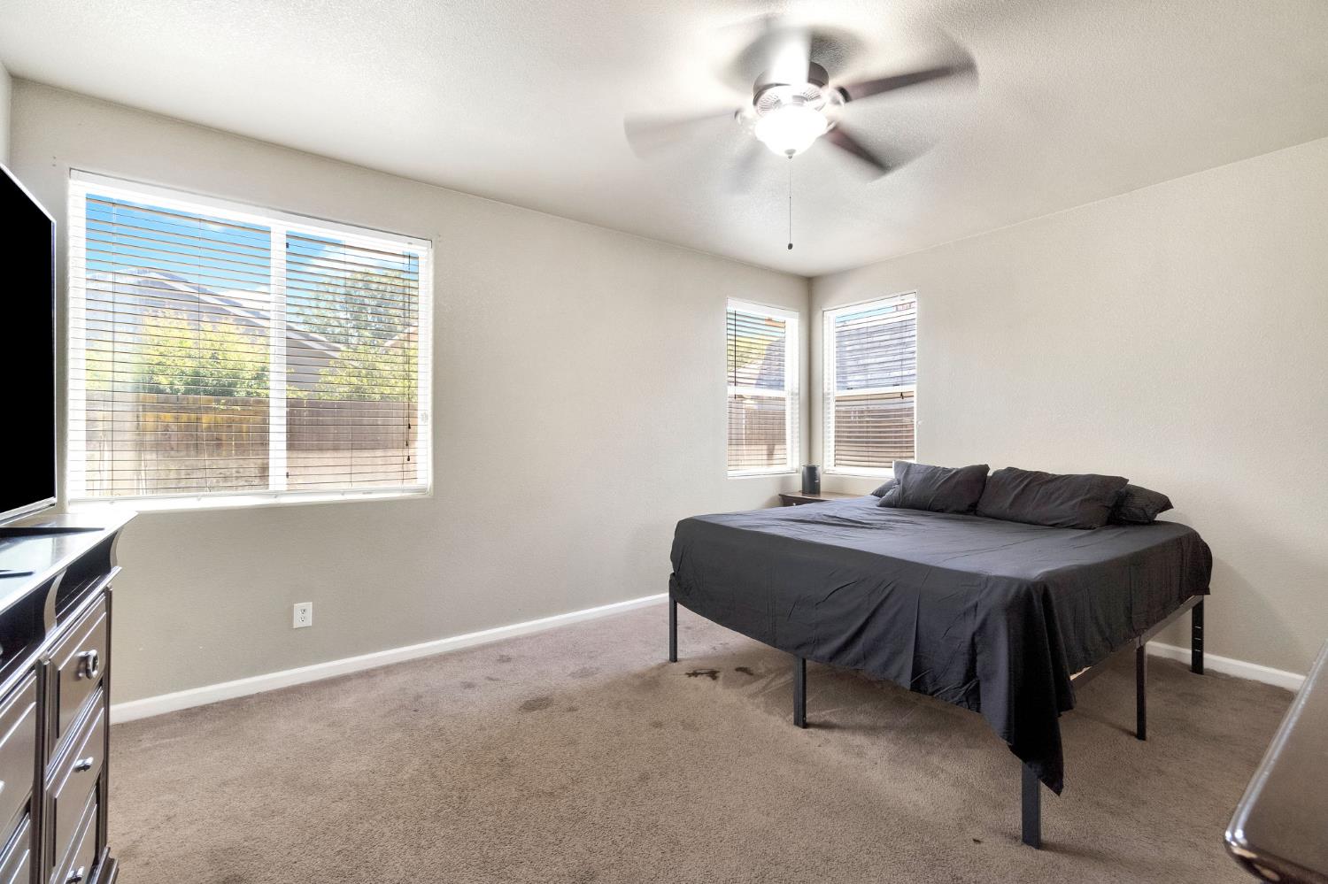 1060 San Jose Ave, Madera, CA 93637