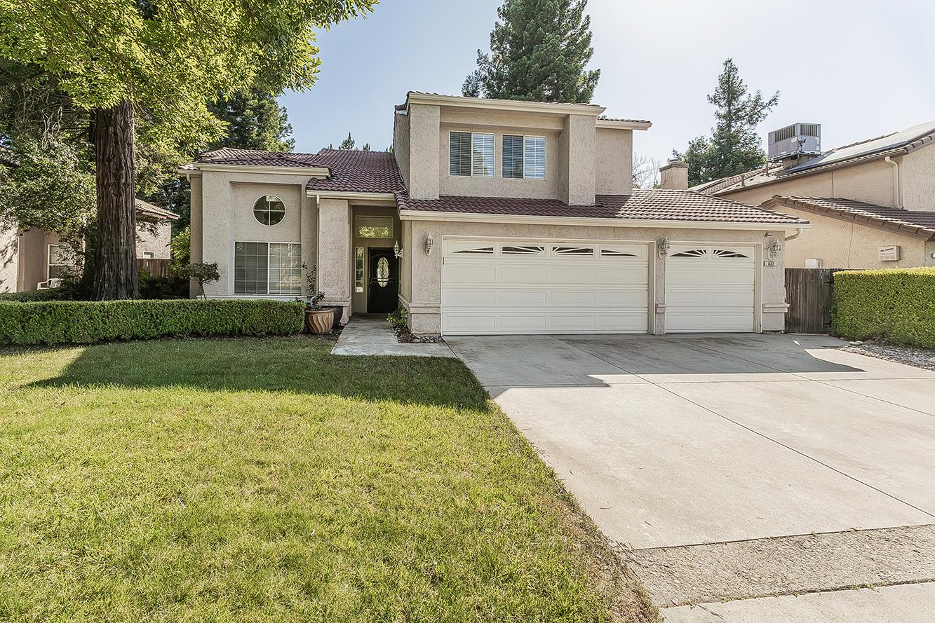 837 E Buckhill Rd, Fresno, CA 93720
