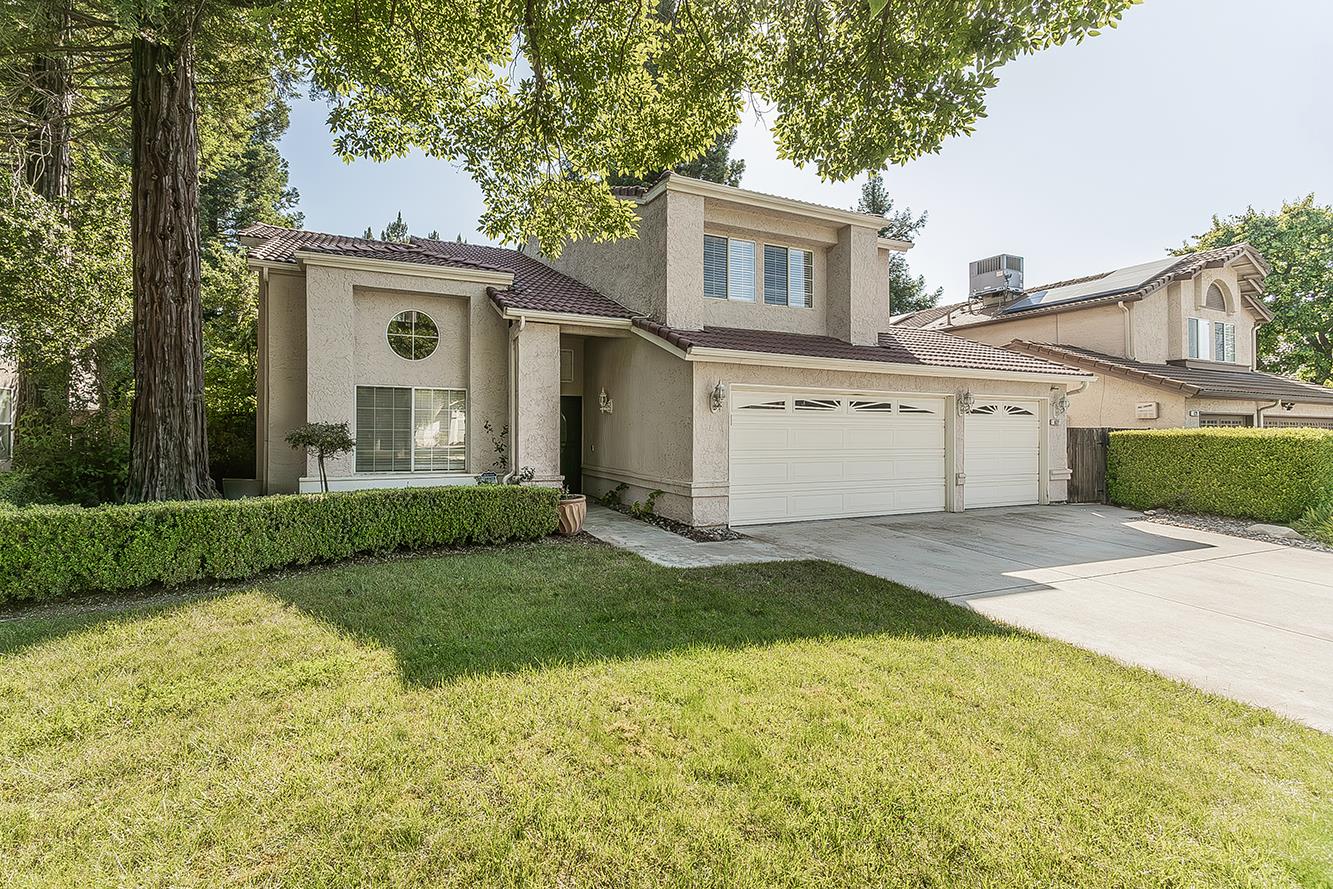 837 E Buckhill Rd, Fresno, CA 93720