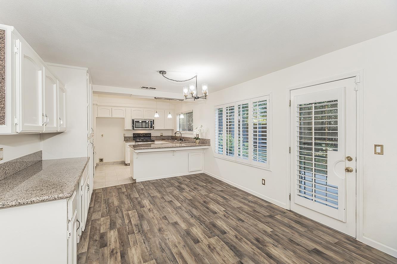 837 E Buckhill Rd, Fresno, CA 93720