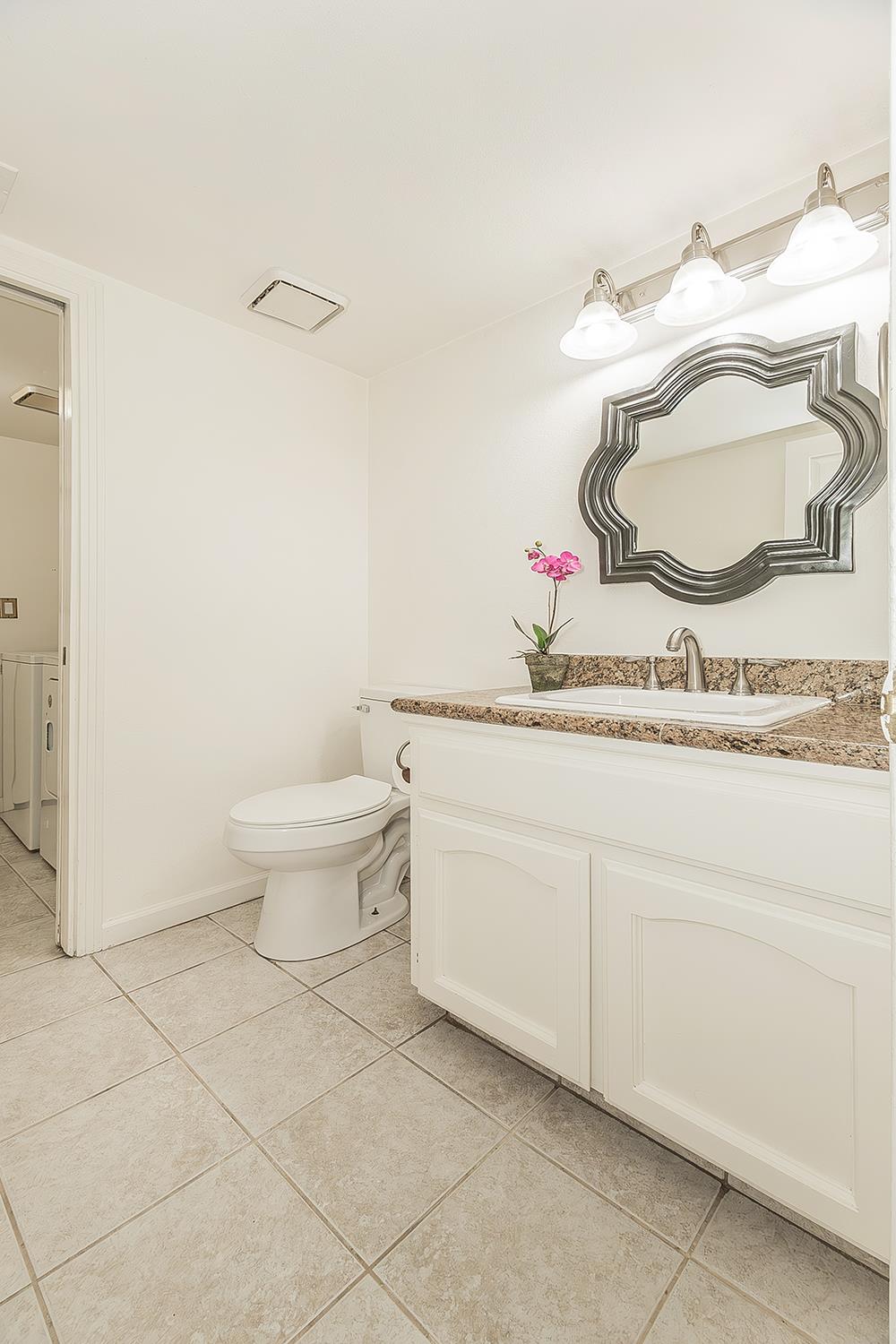 837 E Buckhill Rd, Fresno, CA 93720