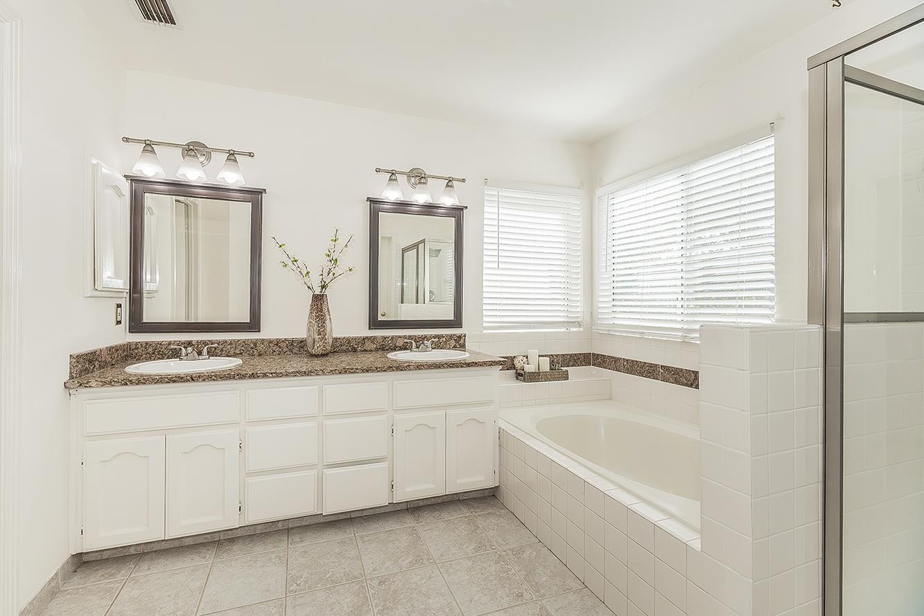 837 E Buckhill Rd, Fresno, CA 93720