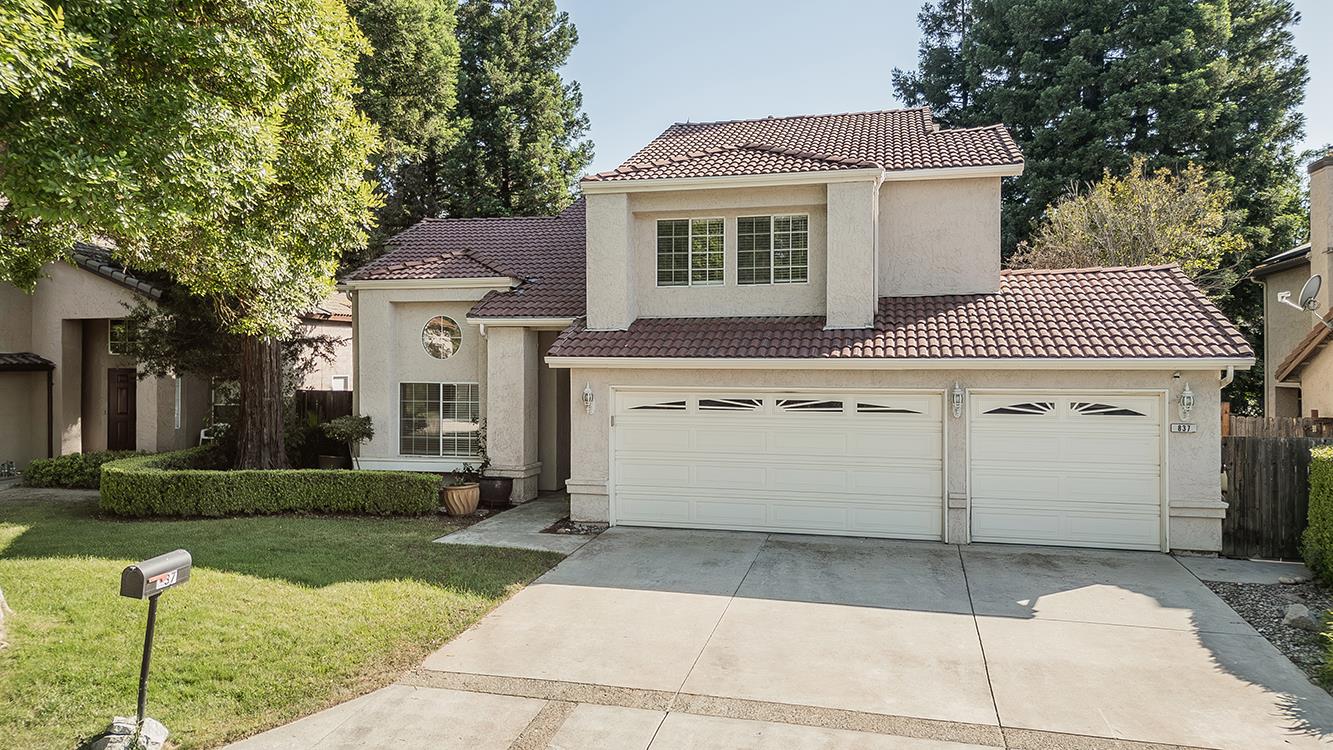837 E Buckhill Rd, Fresno, CA 93720