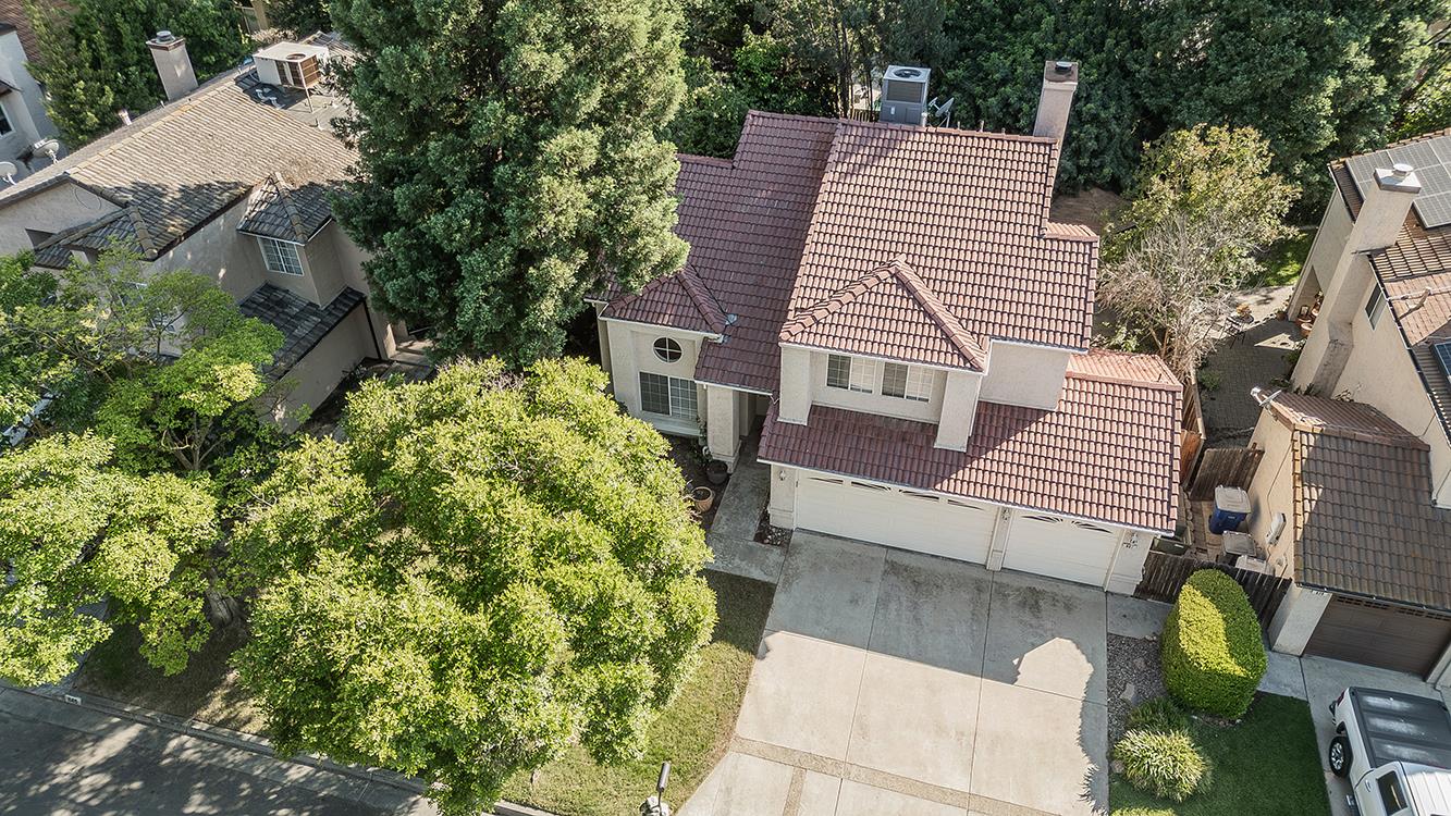 837 E Buckhill Rd, Fresno, CA 93720