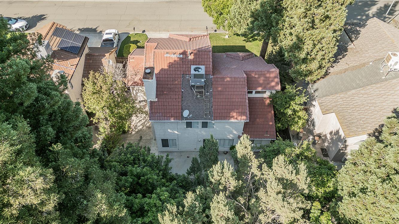 837 E Buckhill Rd, Fresno, CA 93720