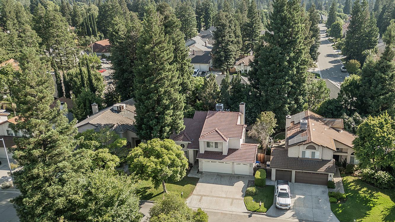 837 E Buckhill Rd, Fresno, CA 93720