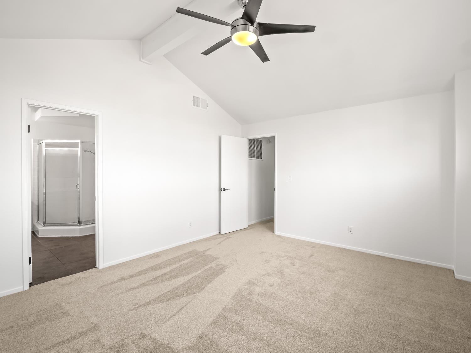 1631 E Deyoung Dr, Fresno, CA 93720