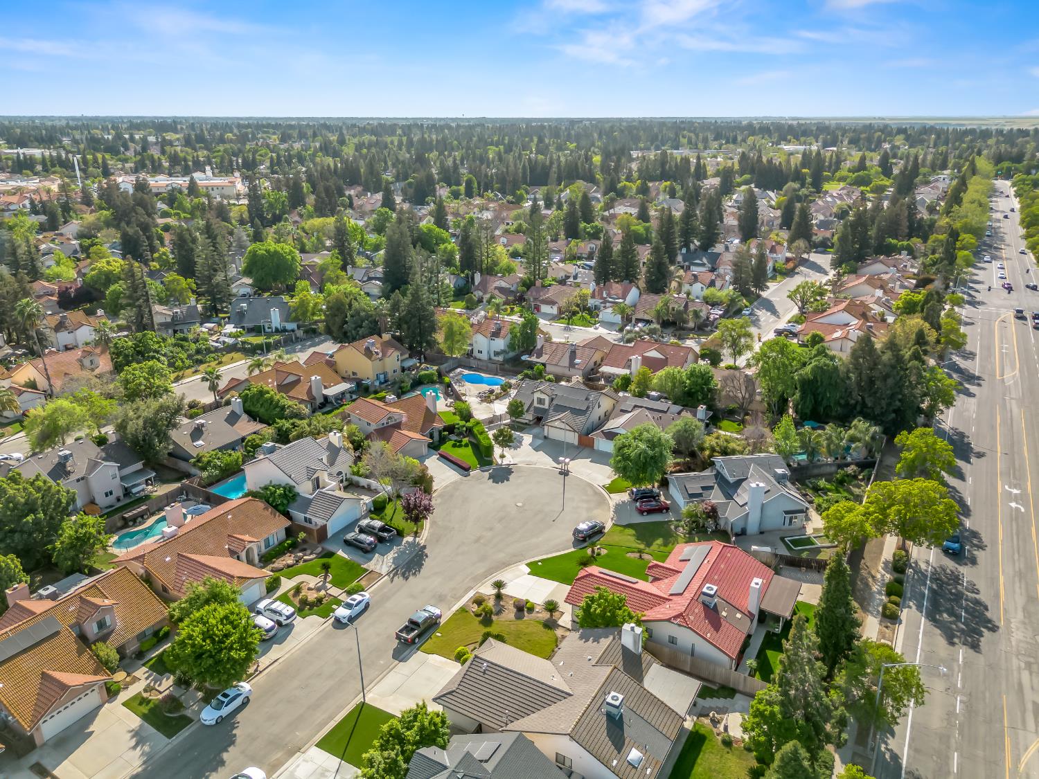 1631 E Deyoung Dr, Fresno, CA 93720