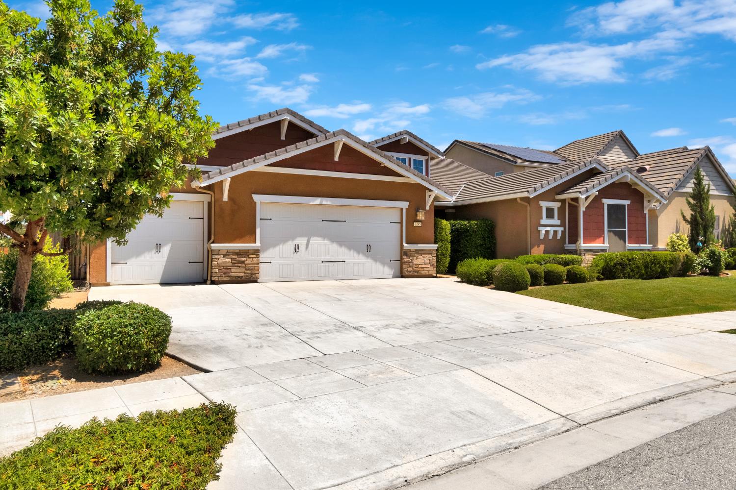 3245 Lexington Ave, Clovis, CA 93619