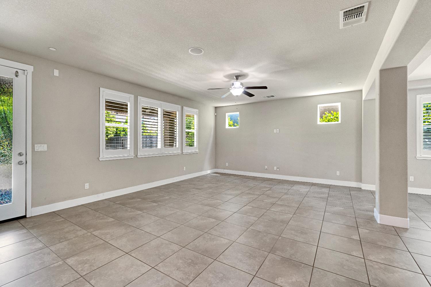 3245 Lexington Ave, Clovis, CA 93619
