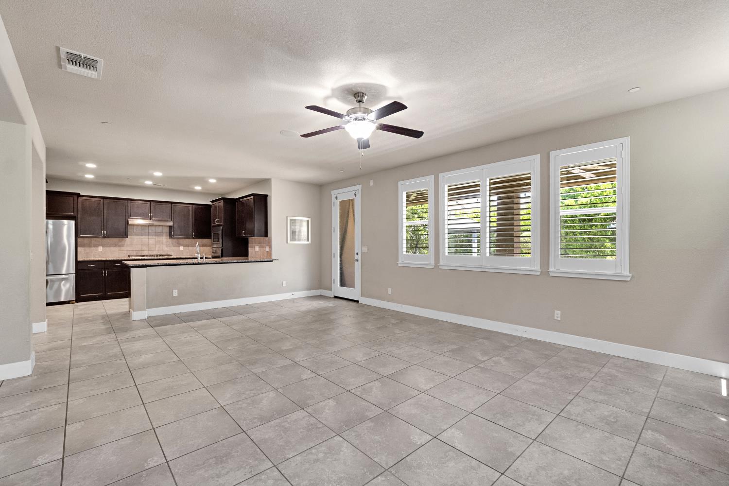 3245 Lexington Ave, Clovis, CA 93619