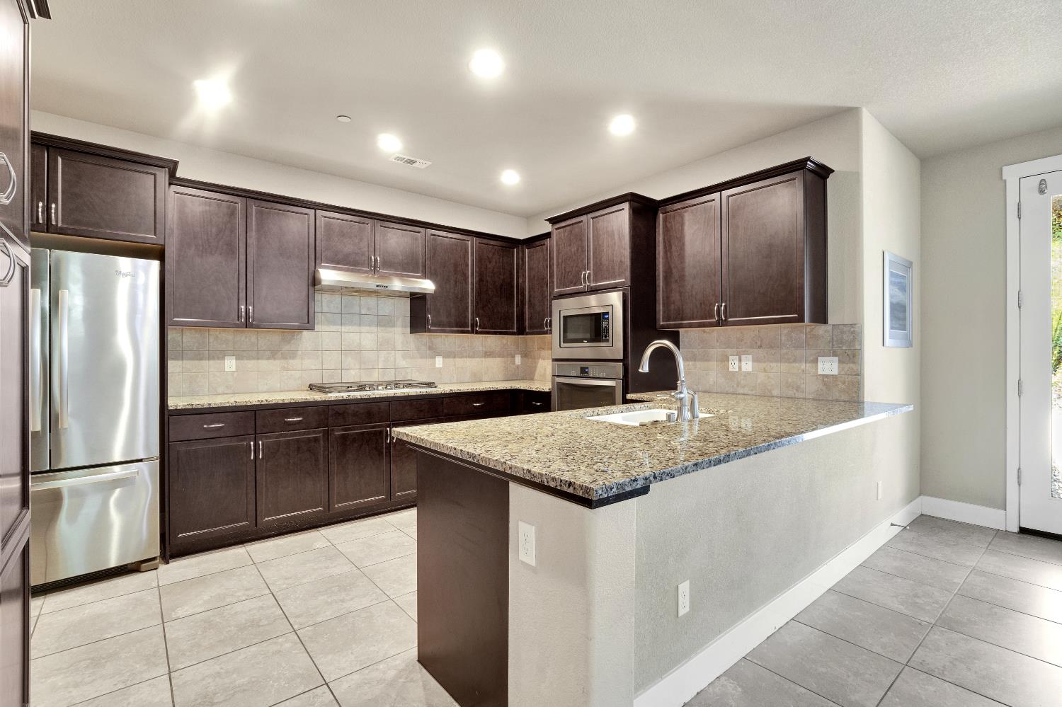 3245 Lexington Ave, Clovis, CA 93619