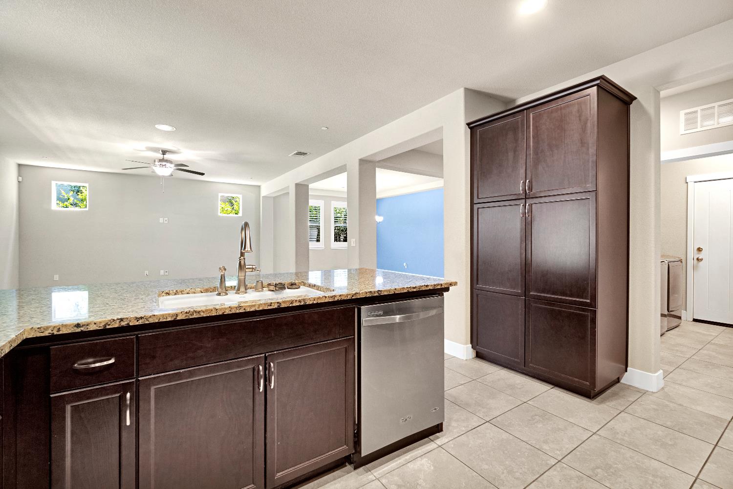 3245 Lexington Ave, Clovis, CA 93619