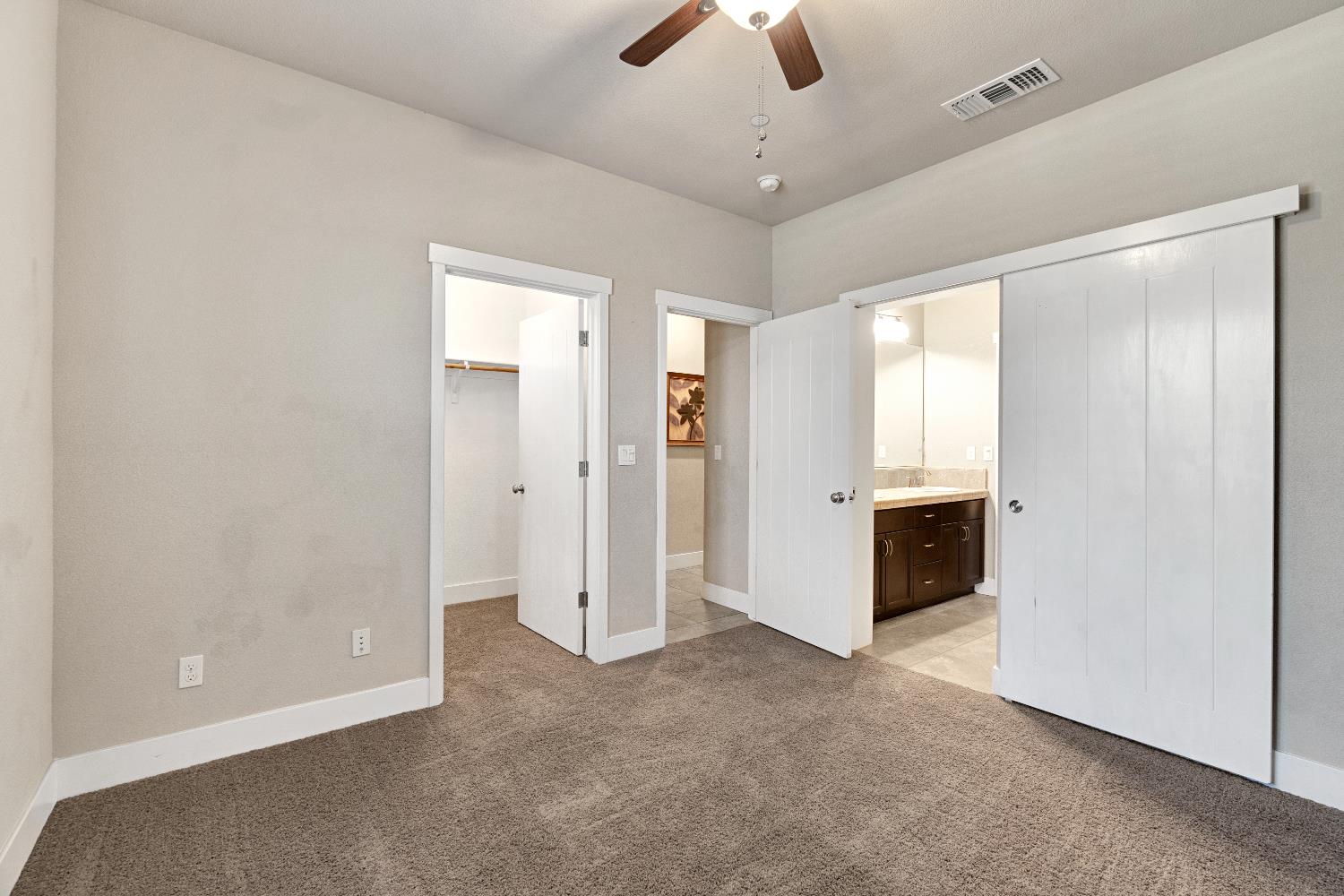 3245 Lexington Ave, Clovis, CA 93619