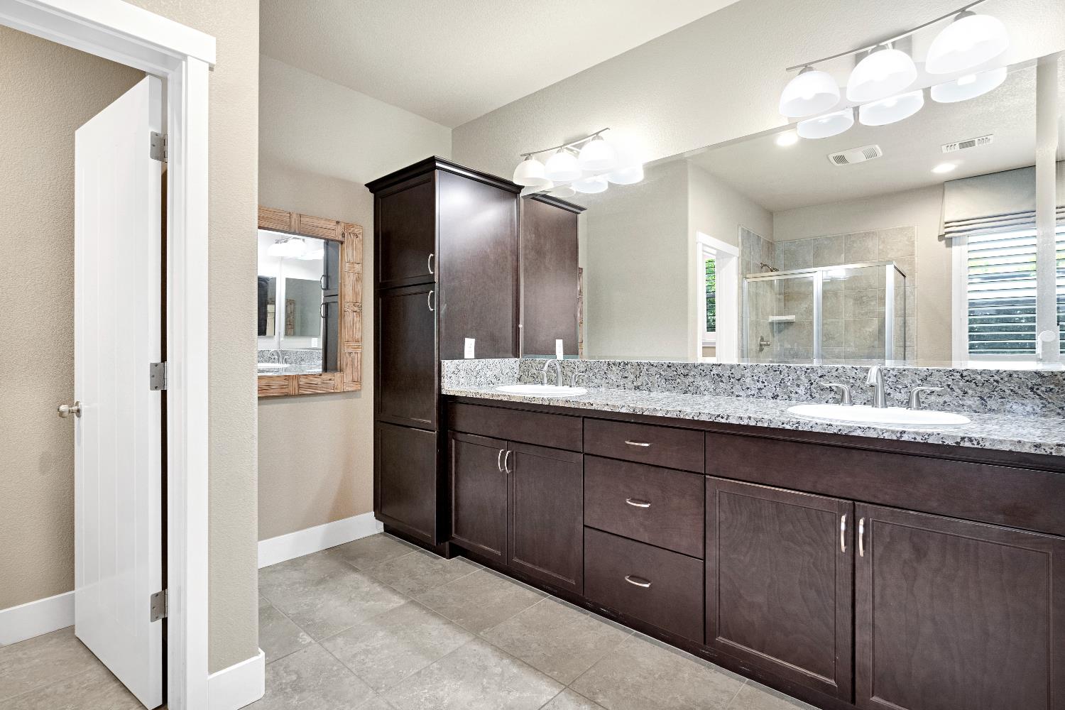 3245 Lexington Ave, Clovis, CA 93619
