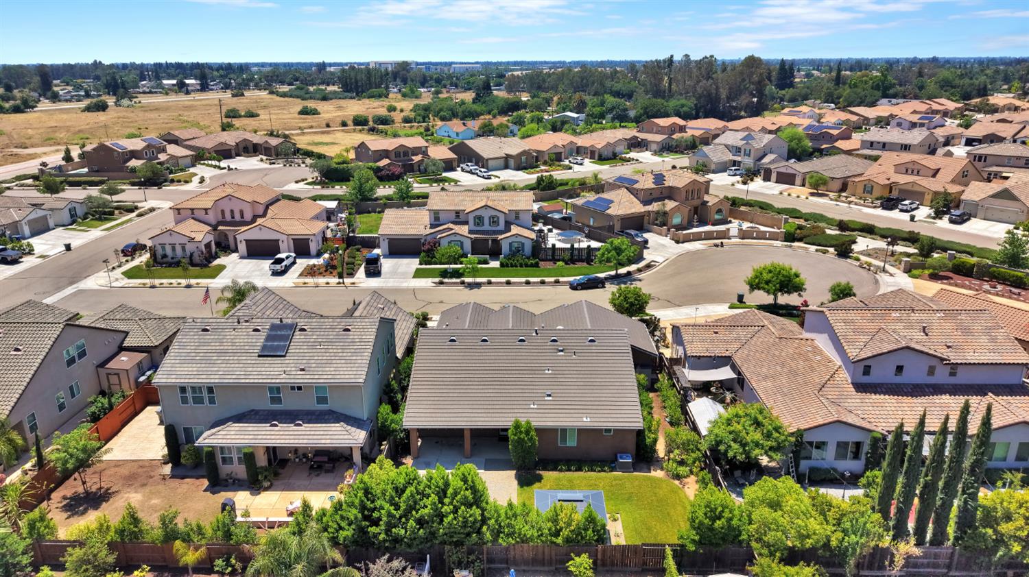 3245 Lexington Ave, Clovis, CA 93619