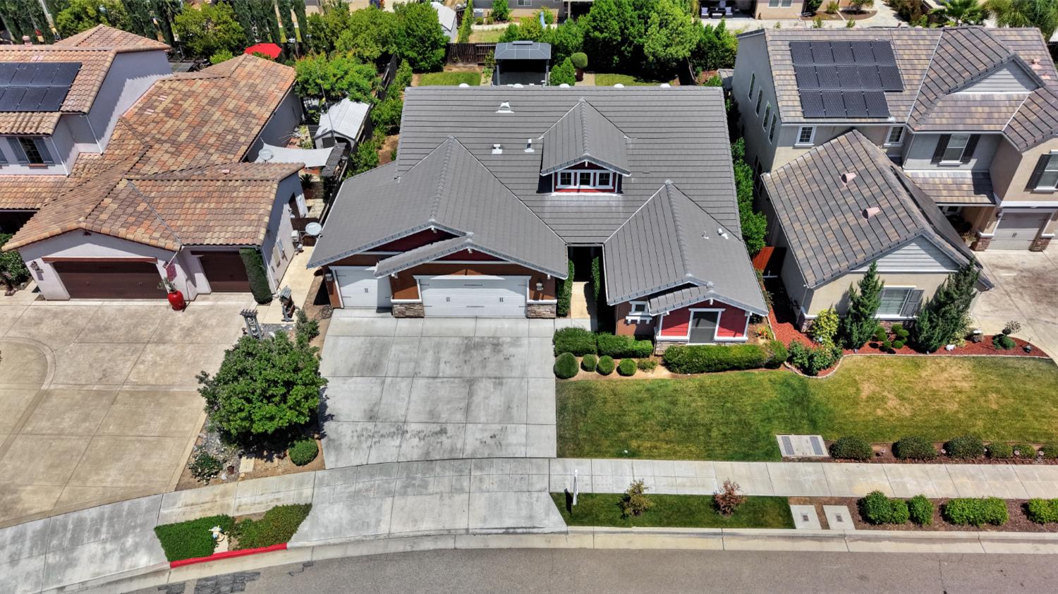 3245 Lexington Ave, Clovis, CA 93619