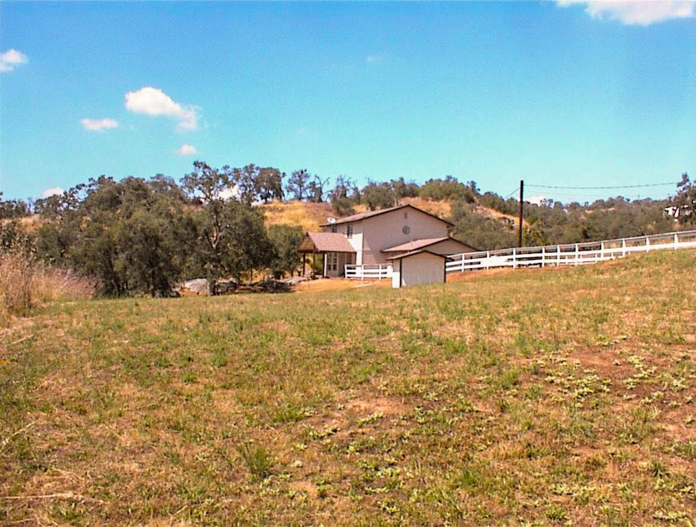 32860 George Smith Rd, Yokuts Valley, CA 93675