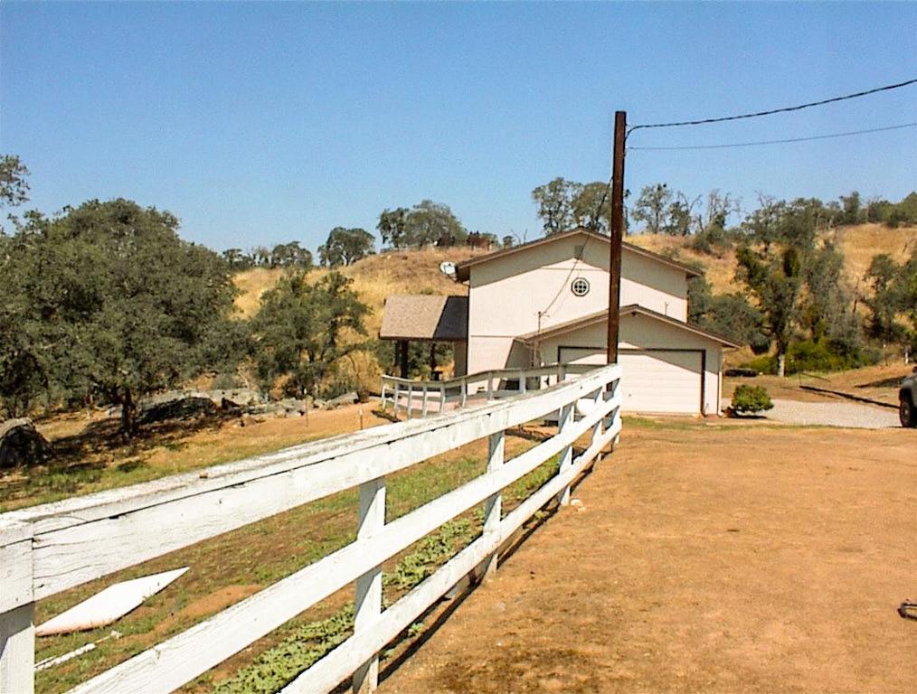 32860 George Smith Rd, Yokuts Valley, CA 93675