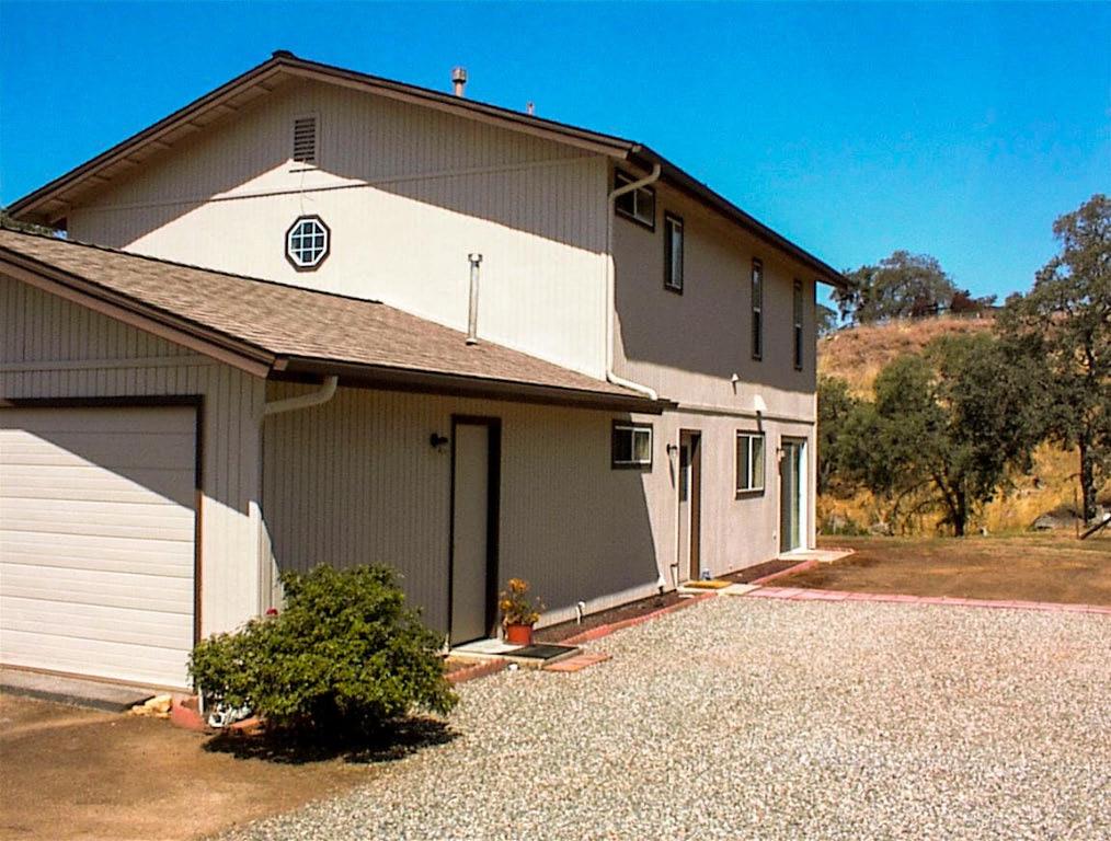 32860 George Smith Rd, Yokuts Valley, CA 93675