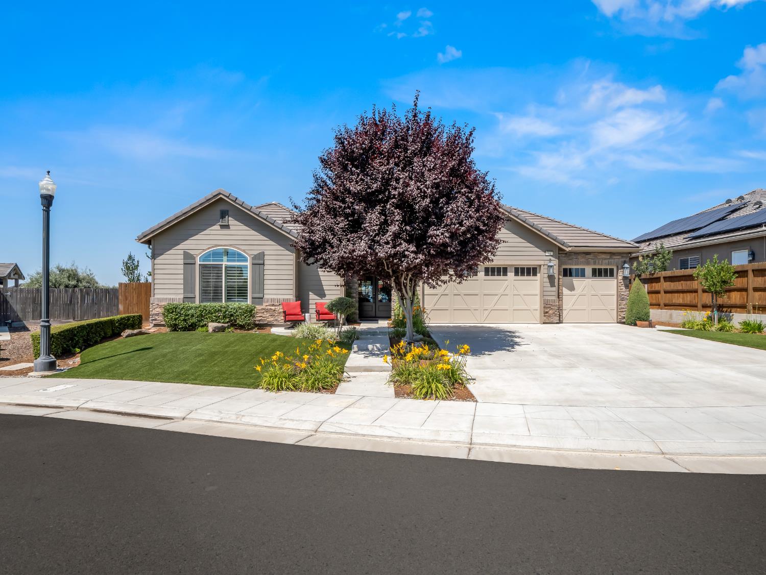 384 Sentinel Dr, Madera, CA 93636