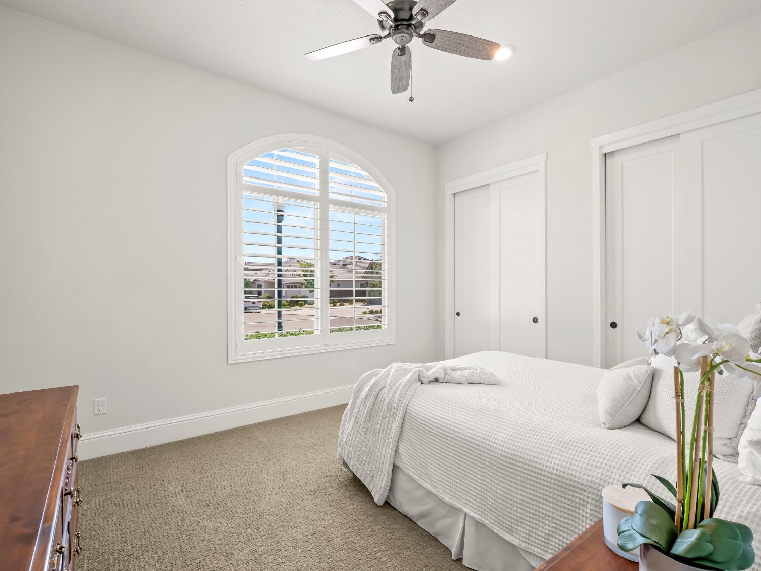 384 Sentinel Dr, Madera, CA 93636