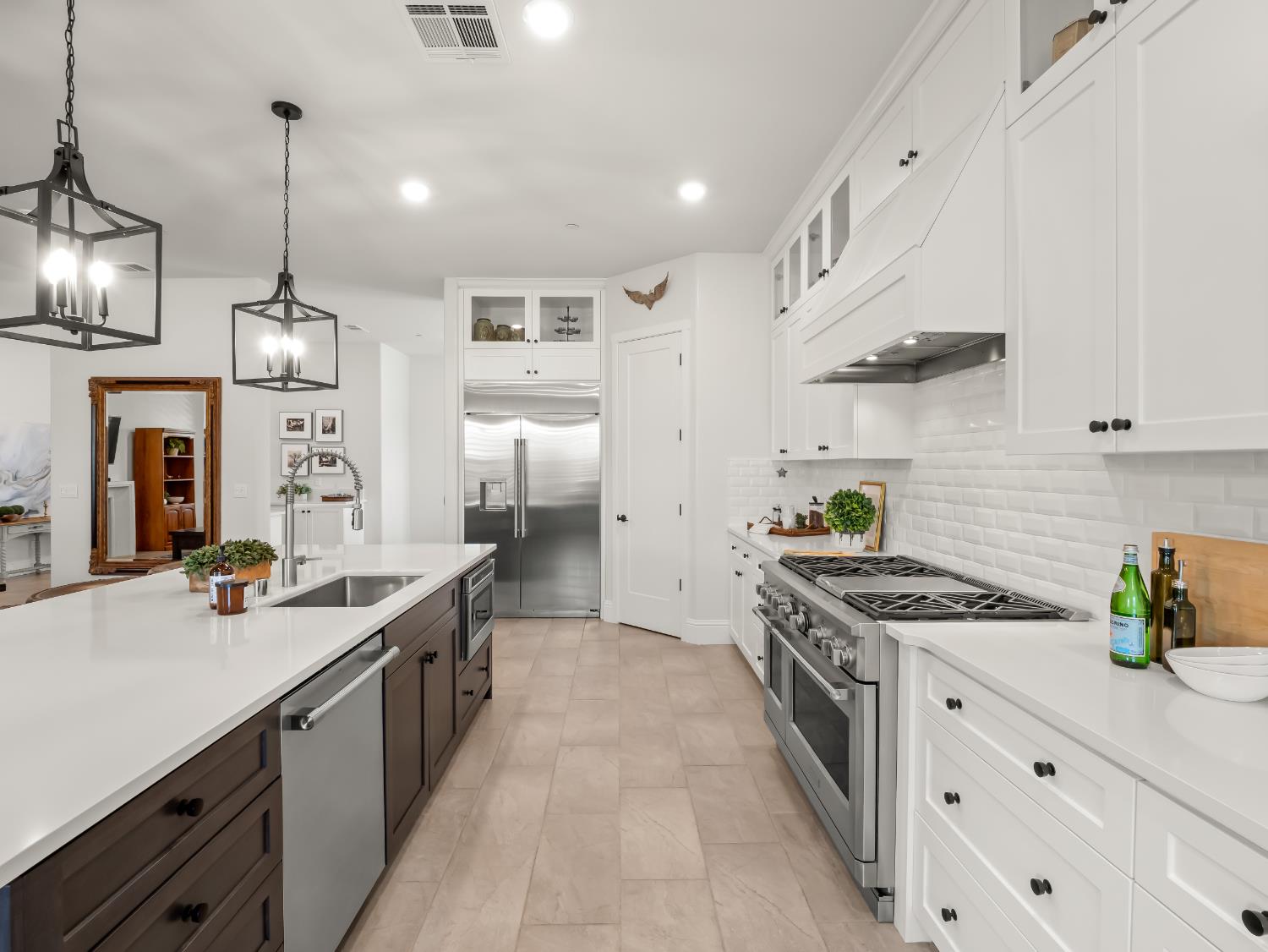 384 Sentinel Dr, Madera, CA 93636