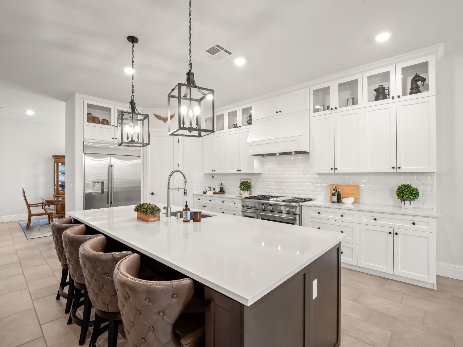 384 Sentinel Dr, Madera, CA 93636