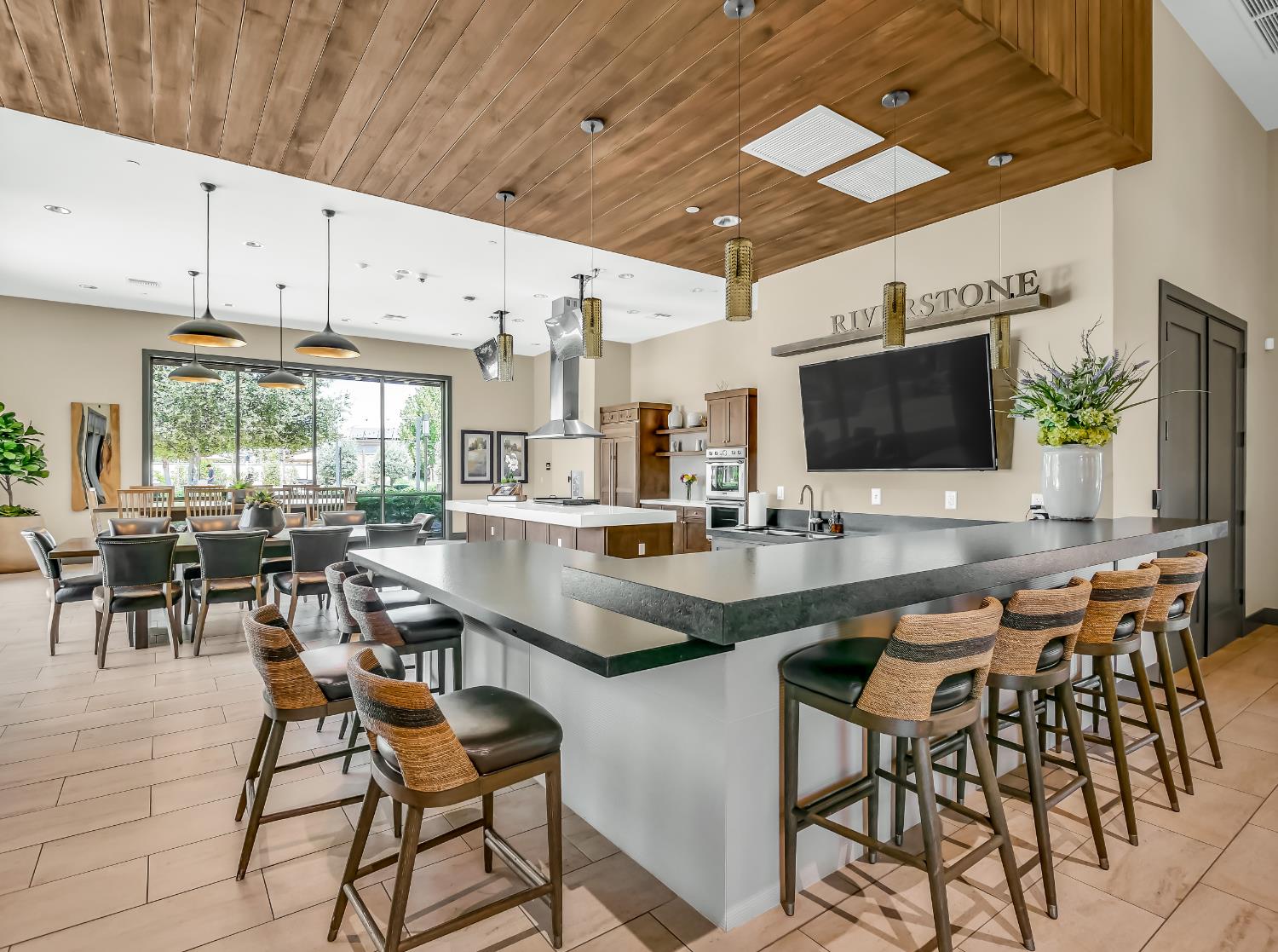 384 Sentinel Dr, Madera, CA 93636