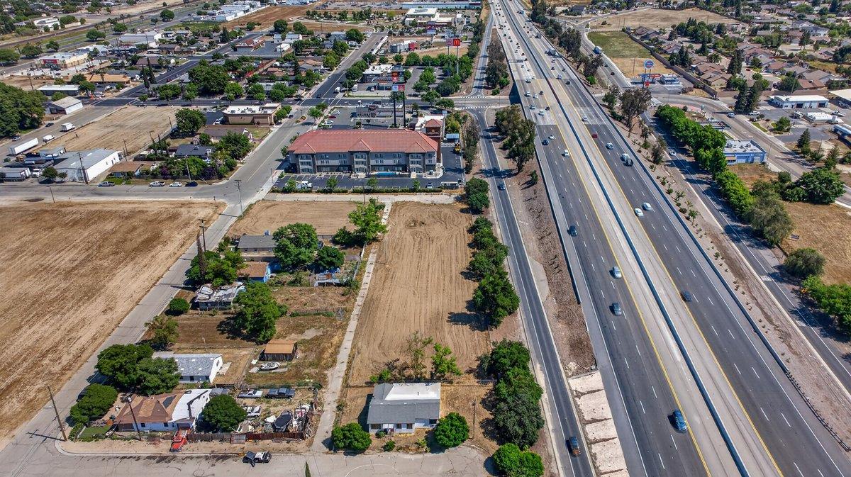 312 W Tuolumne St, Fowler, CA 93625